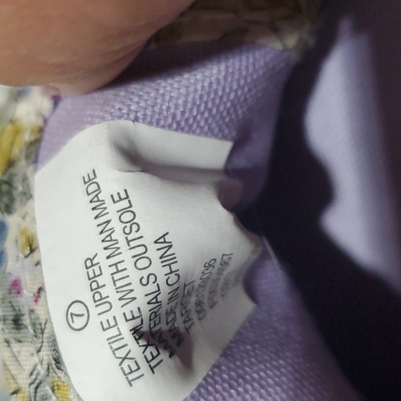 Shoes - Picture 5 of 5